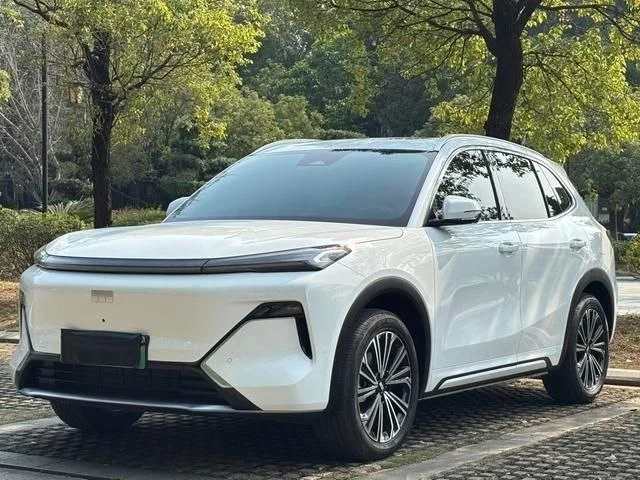Geely Galaxy Starship 7 Sailing, белый