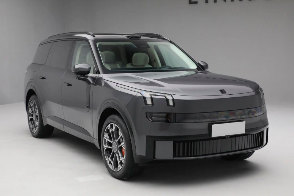 Lynk & Co 900 Ultra, серый