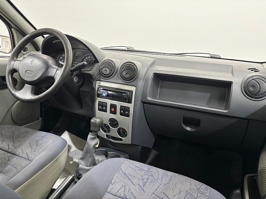 Renault Logan, 2006 года, пробег 289427 км