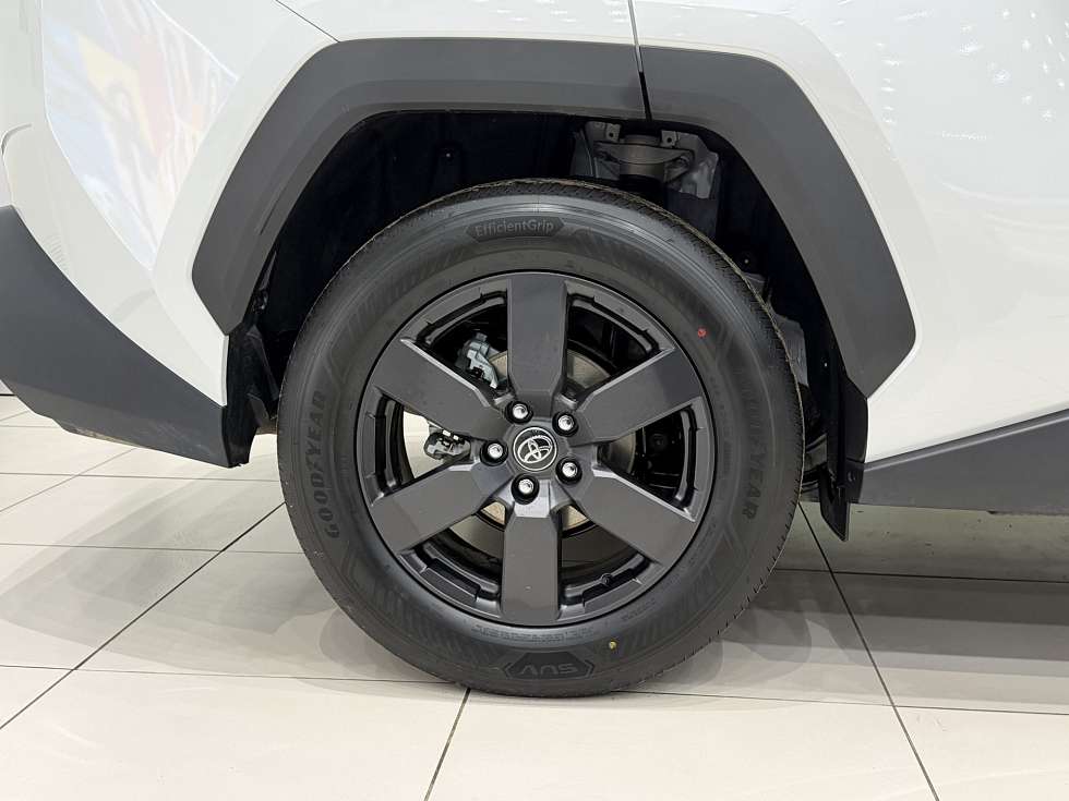 Toyota RAV4 Luxury, белый