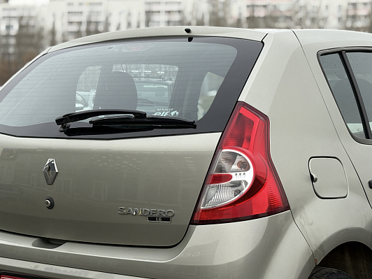 Renault Sandero Специальная серия, 2014 года, пробег 214000 км