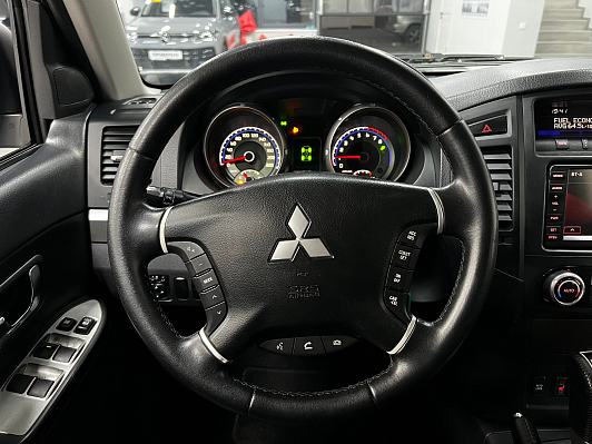 Mitsubishi Pajero Instyle, 2011 года, пробег 243555 км