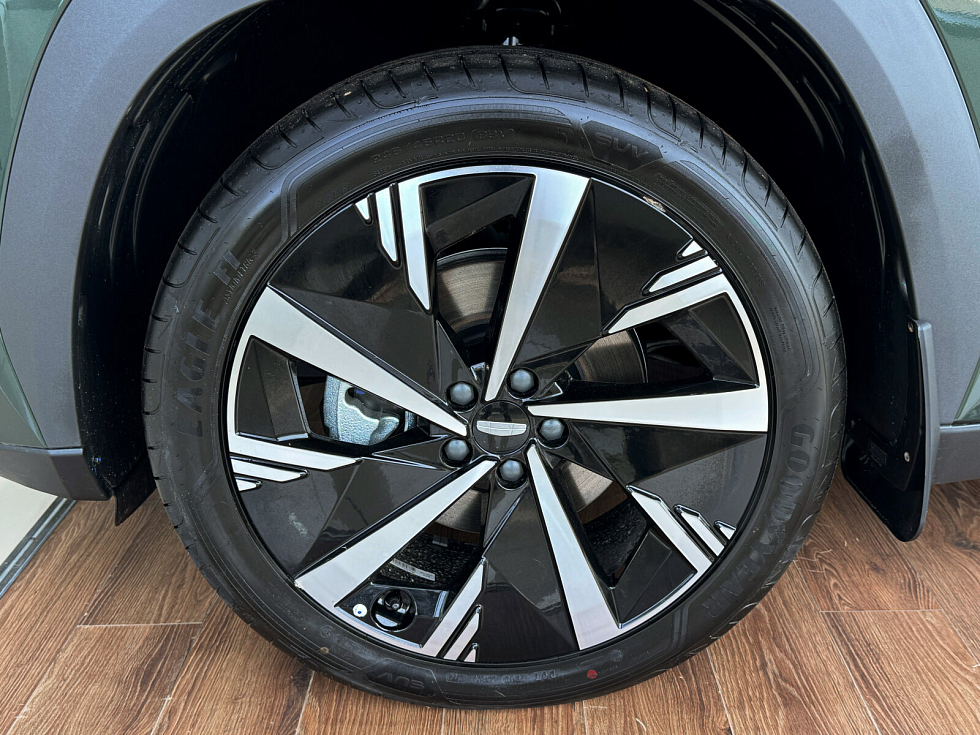 Geely Atlas , зеленый