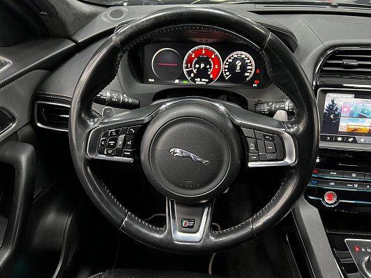 Jaguar F-Pace, 2017 года, пробег 195940 км