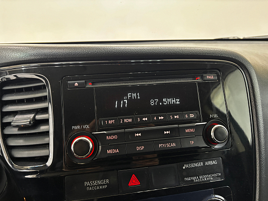 Mitsubishi Outlander Invite, 2015 года, пробег 182216 км