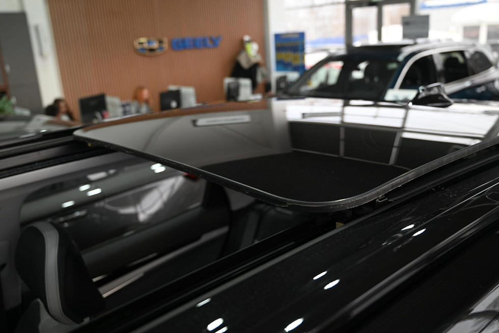 Geely Atlas Спорт, голубой