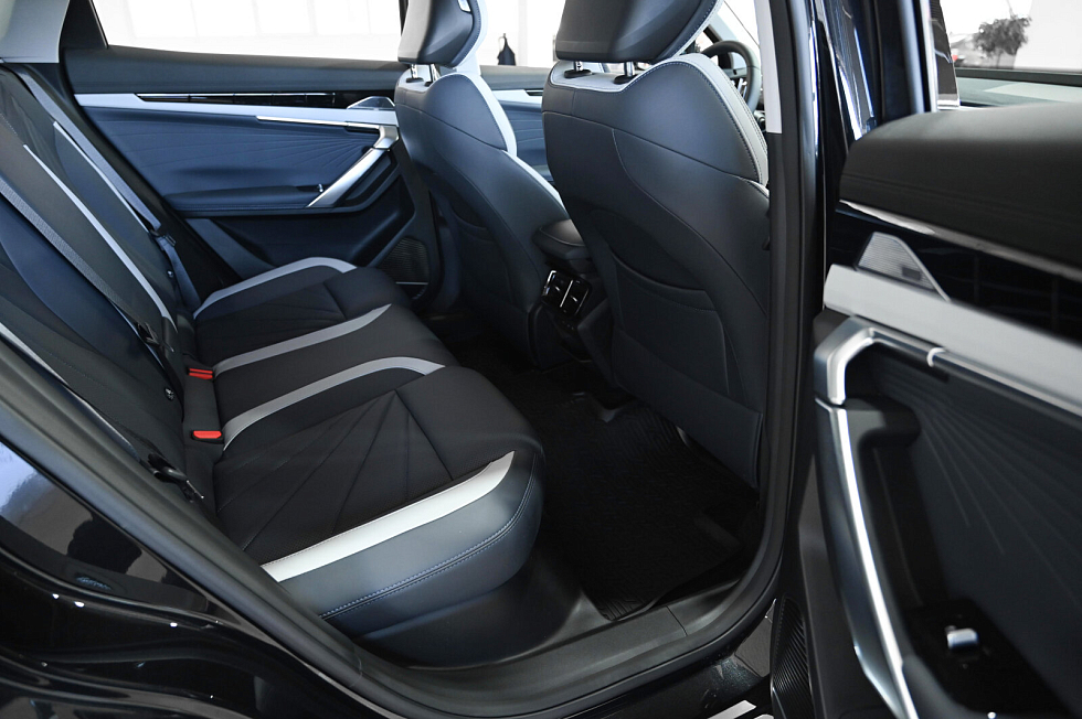 Geely Atlas Флагман, черный