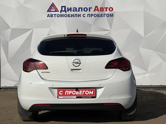 Opel Astra Cosmo, 2011 года, пробег 196000 км