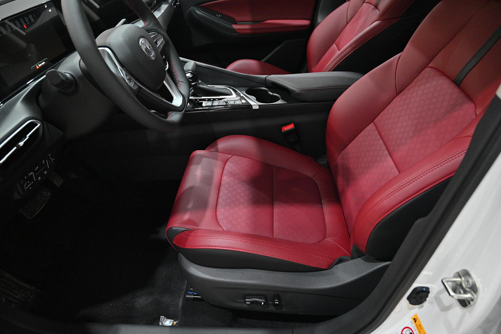 Changan Eado Plus Tech, белый