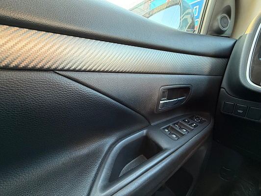 Mitsubishi Outlander Instyle, 2015 года, пробег 195496 км