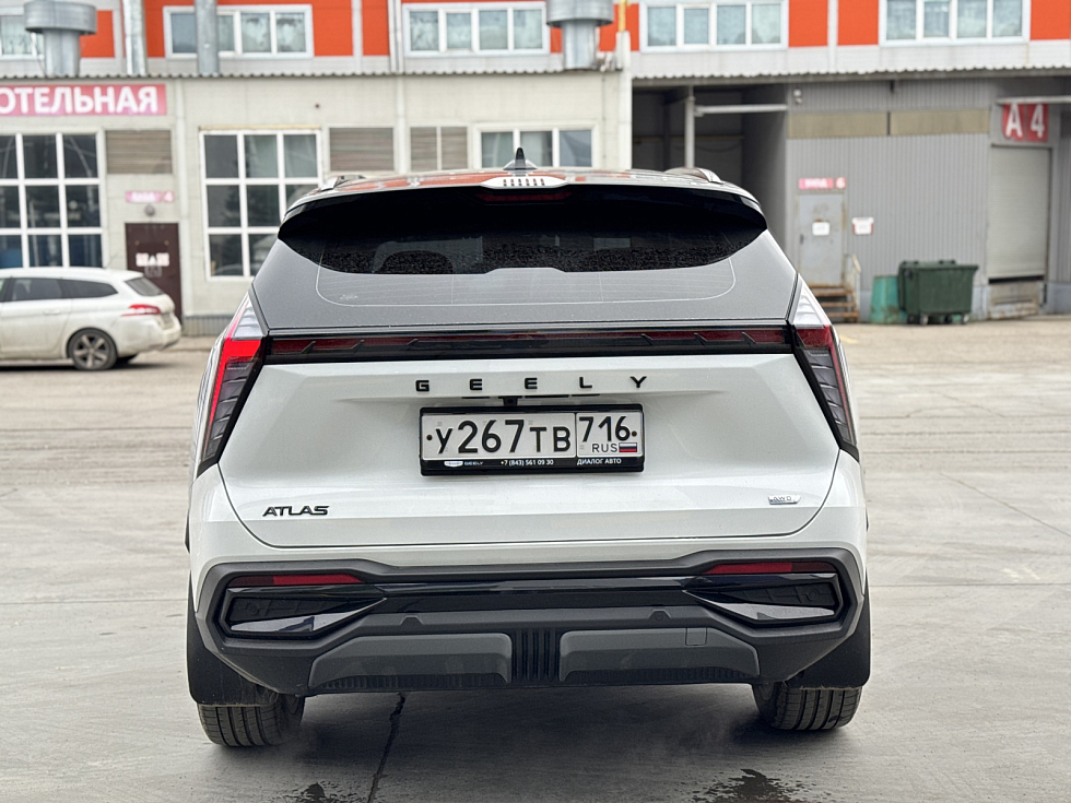 Geely Atlas Flagship, белый