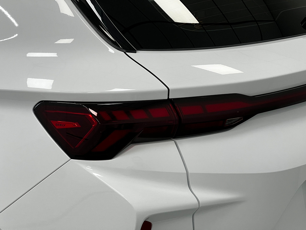 Geely Coolray Luxury, белый