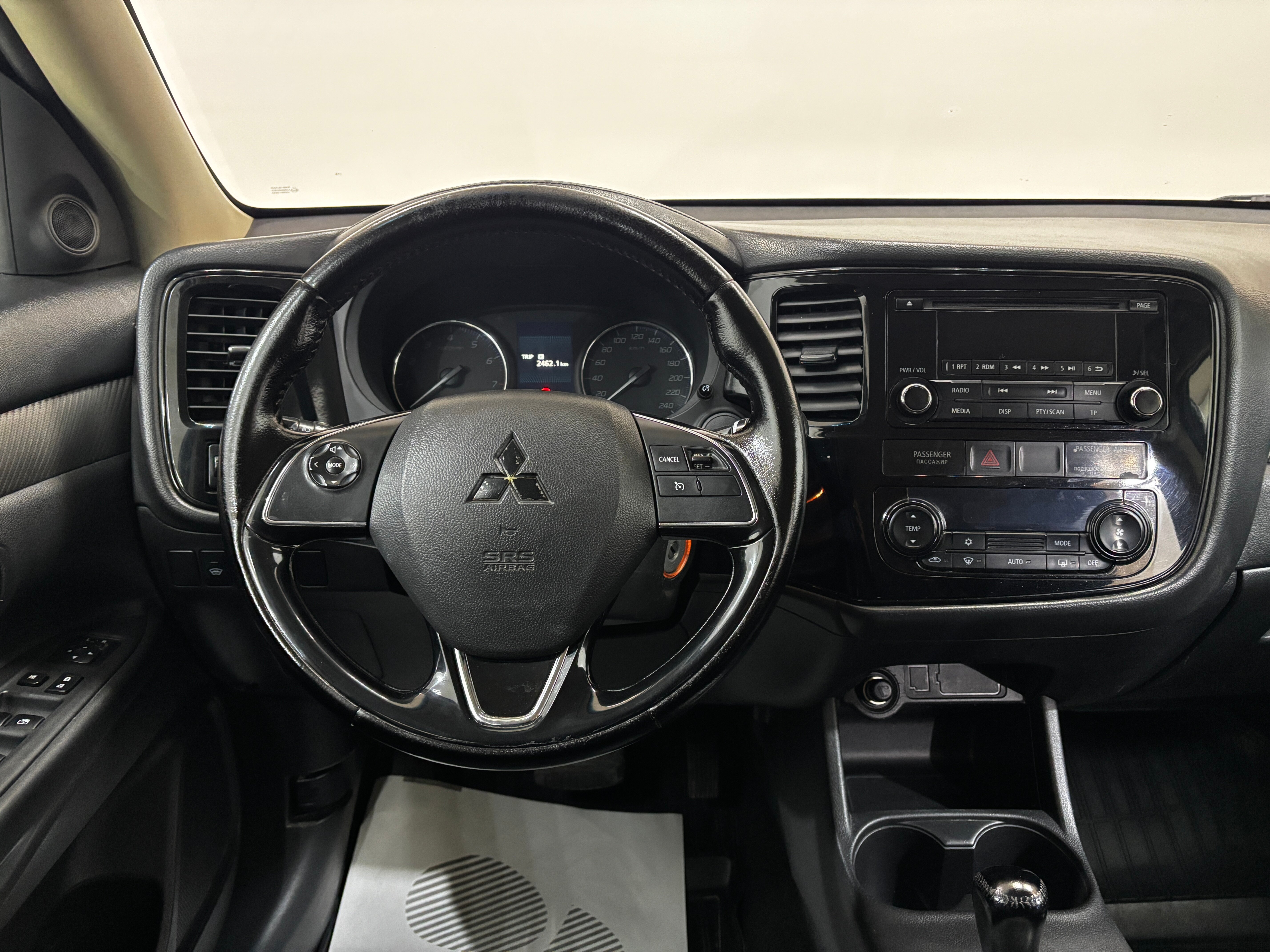 Mitsubishi Outlander Invite, 2015 года, пробег 182216 км