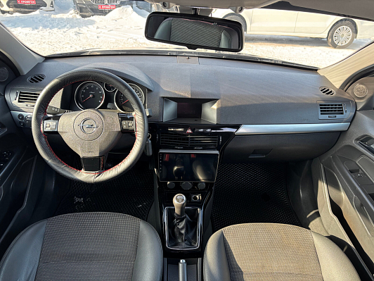 Opel Astra, 2011 года, пробег 190861 км