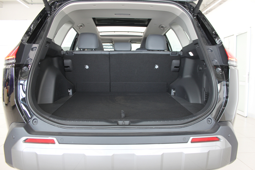 Toyota RAV4 Luxury, черный