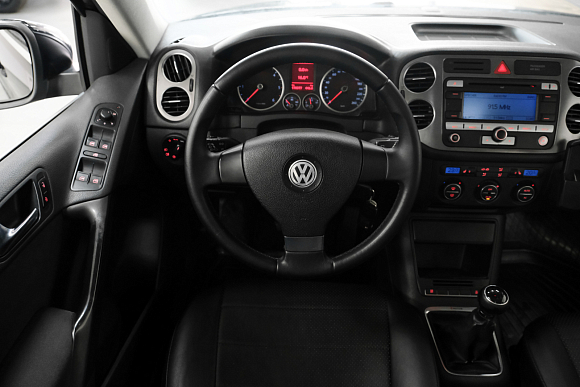 Volkswagen Tiguan, 2009 года, пробег 178244 км