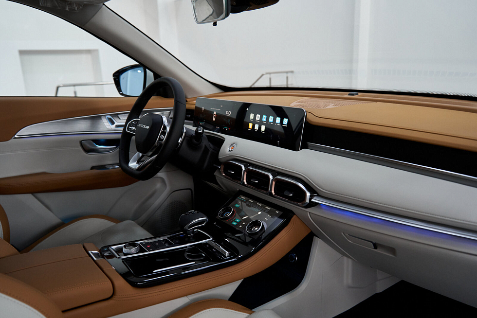 JETOUR X70 PLUS Люкс, черный