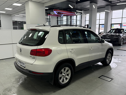 Volkswagen Tiguan Avenue, 2013 года, пробег 185462 км