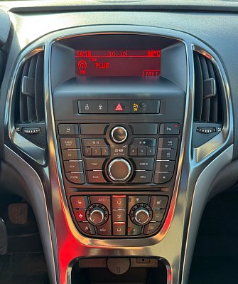 Opel Astra Cosmo, 2011 года, пробег 156002 км