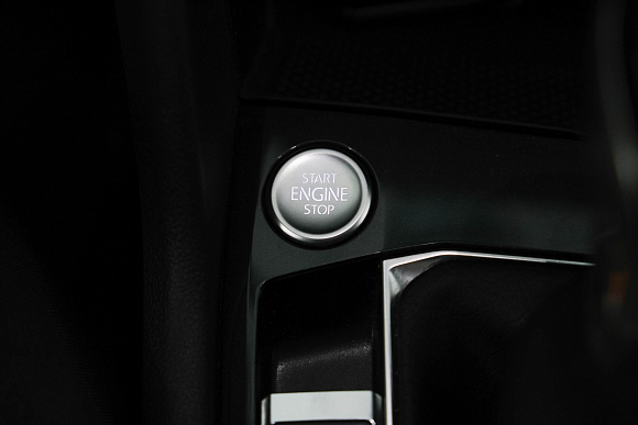 Volkswagen Tiguan Respect, 2021 года, пробег 140000 км