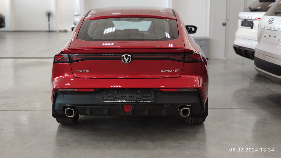 Changan UNI-V Техно, красный