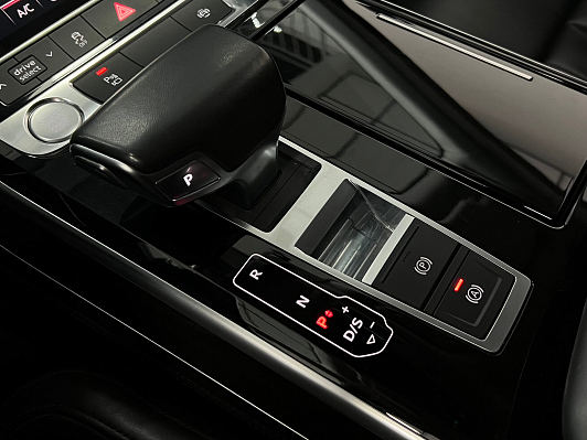 Audi A8 Business 55 TFSI quattro tiptronic, 2018 года, пробег 240952 км