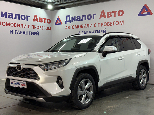 Toyota RAV4 Комфорт, 2020 года, пробег 114000 км