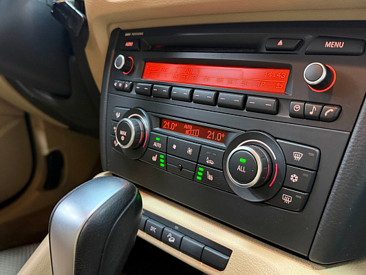 BMW X1, 2011 года, пробег 218145 км