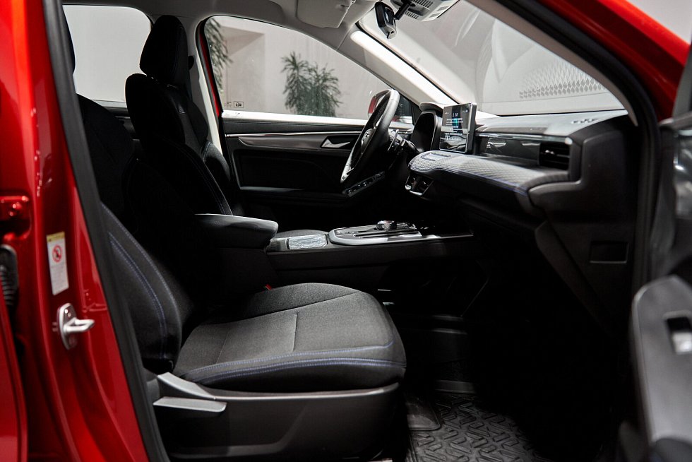 Haval Jolion Оптимум, красный