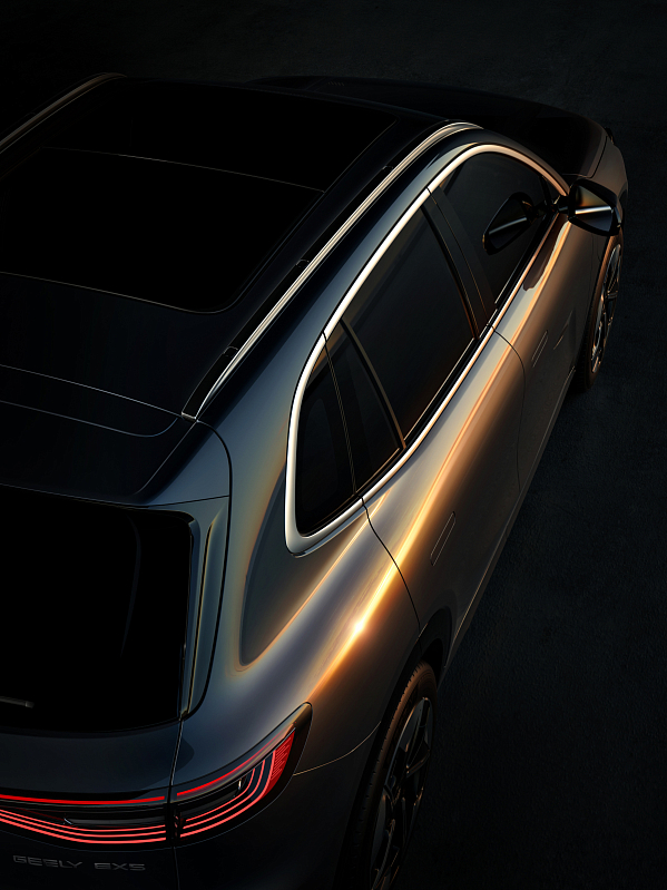 Geely EX5 Max, серебряный