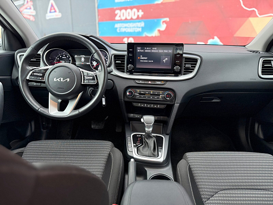 Kia Ceed Luxe, 2023 года, пробег 31000 км