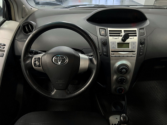 Toyota Yaris, 2006 года, пробег 174440 км
