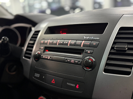 Mitsubishi Outlander Intense, 2008 года, пробег 157530 км