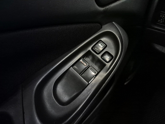 Nissan Almera, 2004 года, пробег 180000 км