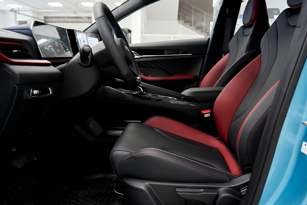 Geely Coolray Flagship, голубой