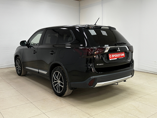 Mitsubishi Outlander Invite, 2015 года, пробег 182216 км
