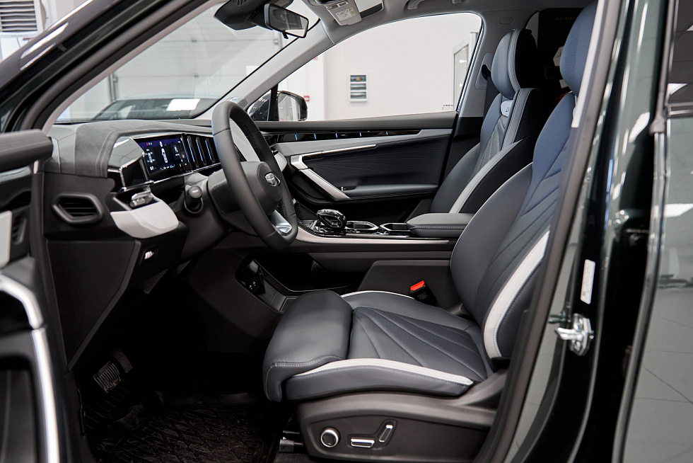 Geely Atlas Спорт, зеленый