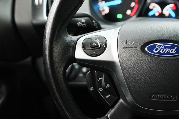 Ford Kuga Titanium, 2016 года, пробег 140792 км