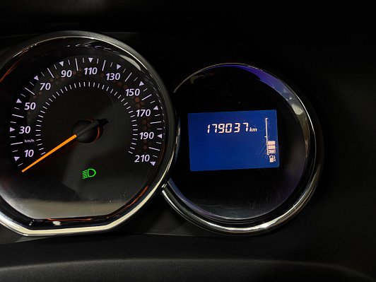 Renault Sandero, 2016 года, пробег 179036 км