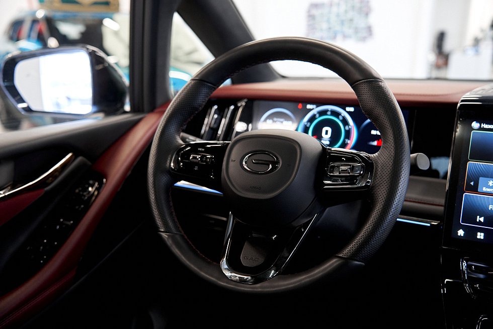 GAC M8 GX Premium, черный