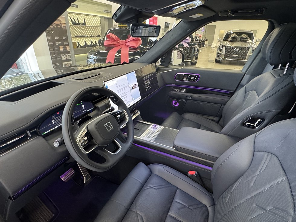 Zeekr 9X Hyper (6 seats), черный