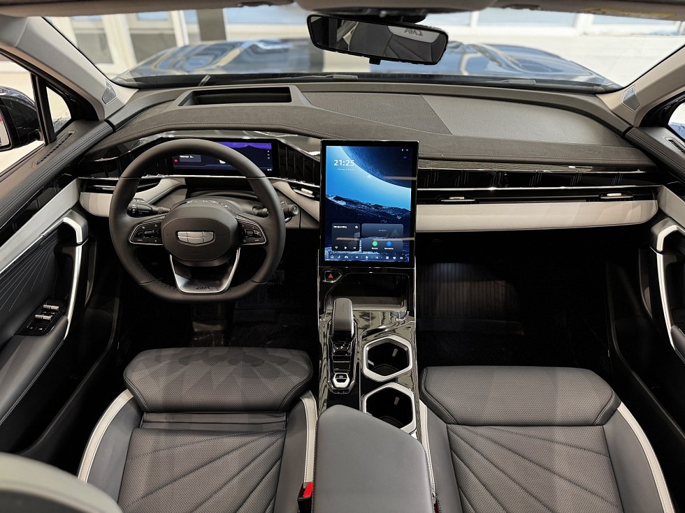 Geely Atlas Флагман, черный