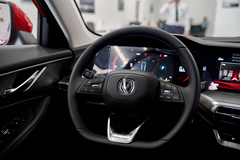 Changan CS35 Plus Техно, серебряный