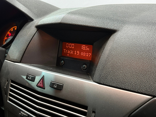 Opel Astra, 2009 года, пробег 334000 км