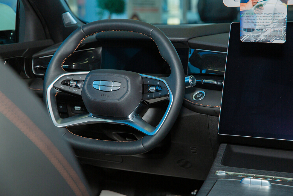 Geely Preface Флагман, белый