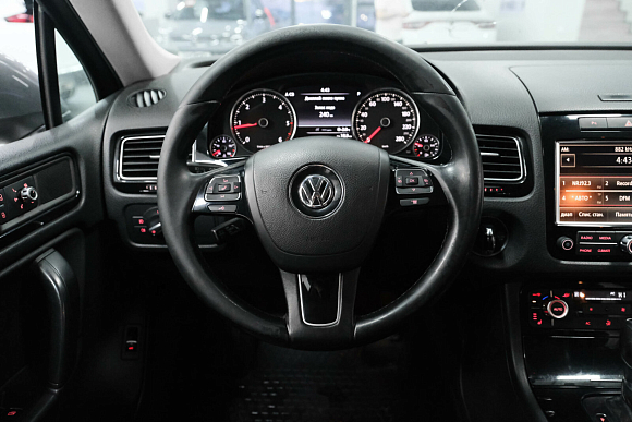 Volkswagen Touareg, 2011 года, пробег 261000 км