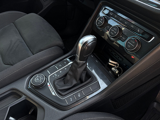 Volkswagen Tiguan Exclusive, 2018 года, пробег 133235 км