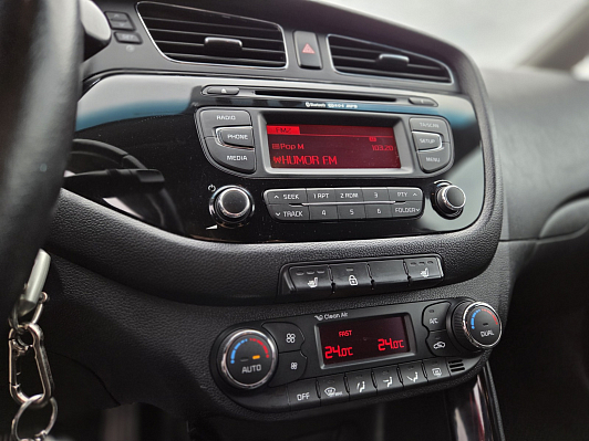 Kia Ceed Luxe, 2015 года, пробег 177299 км