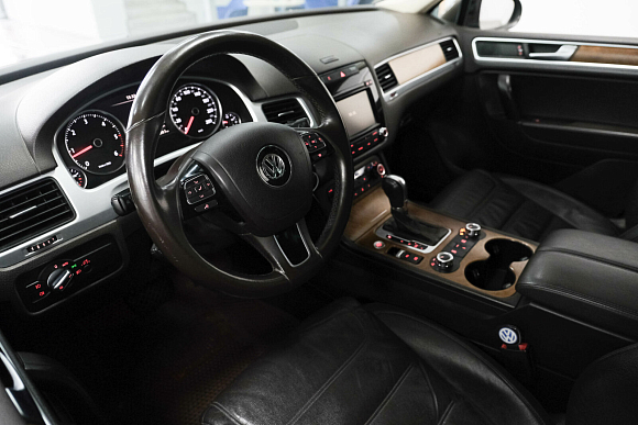 Volkswagen Touareg, 2014 года, пробег 218000 км