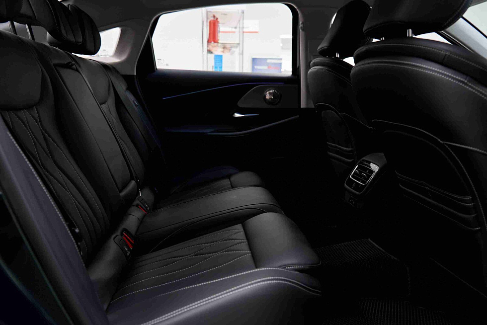 Chery Arrizo 8 Ультра Черный / Ultra Black, белый